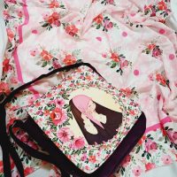 کیف  دخترانه دوشی سه زیپ مخمل طرح حجاب